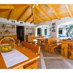 Gostinjska kuća Bol Residence 3*