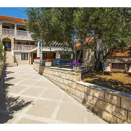 Bol Residence Gostinjska kuća 3*