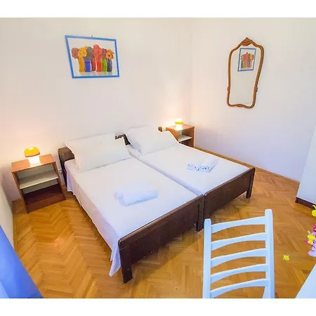 Guest house Bol Residence Bol